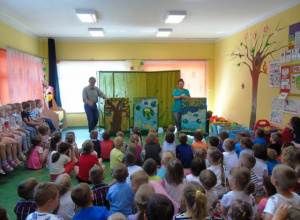 Teatrzyk pt. "Skrzydlate marzenia, czyli o żabie, co chciała latać".