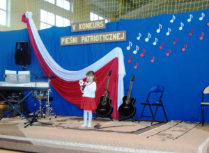 Udział wychowanków Przedszkola Samorządowego w Gorzkowicach w V edycji Konkursu Piosenki Patriotycznej w Łękach Szlacheckich