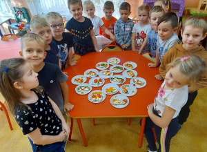 Dzieci z Przedszkola Samorządowego dbają o zdrowie z „Małym Misiem”.