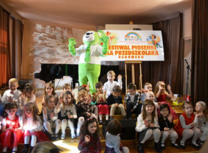 Przedszkole Samorządowe na Festiwalu Piosenki dla Przedszkolaka.