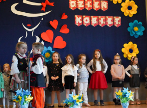 Wyjątkowy występ naszych przedszkolaków z okazji Dnia Kobiet