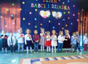 Uroczystość z okazji Dnia Babci i Dziadka w grupie "Krasnoludki"