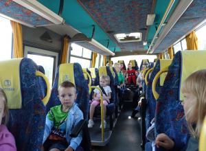 Wyjazd dzieci do Gospodarstwa Sadowniczego