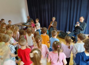 Występ Artystów Filharmonii Łódzkiej w Przedszkolu Samorządowym w Gorzkowicach.